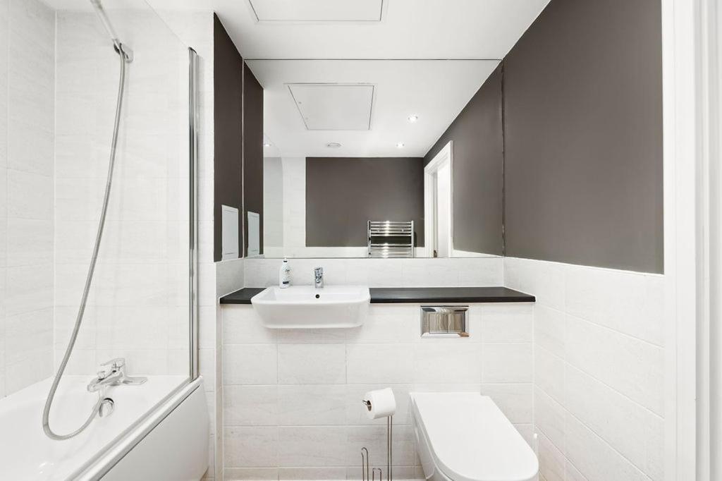 Modern Serviced 3-Bedroom Flat In East 伦敦 外观 照片