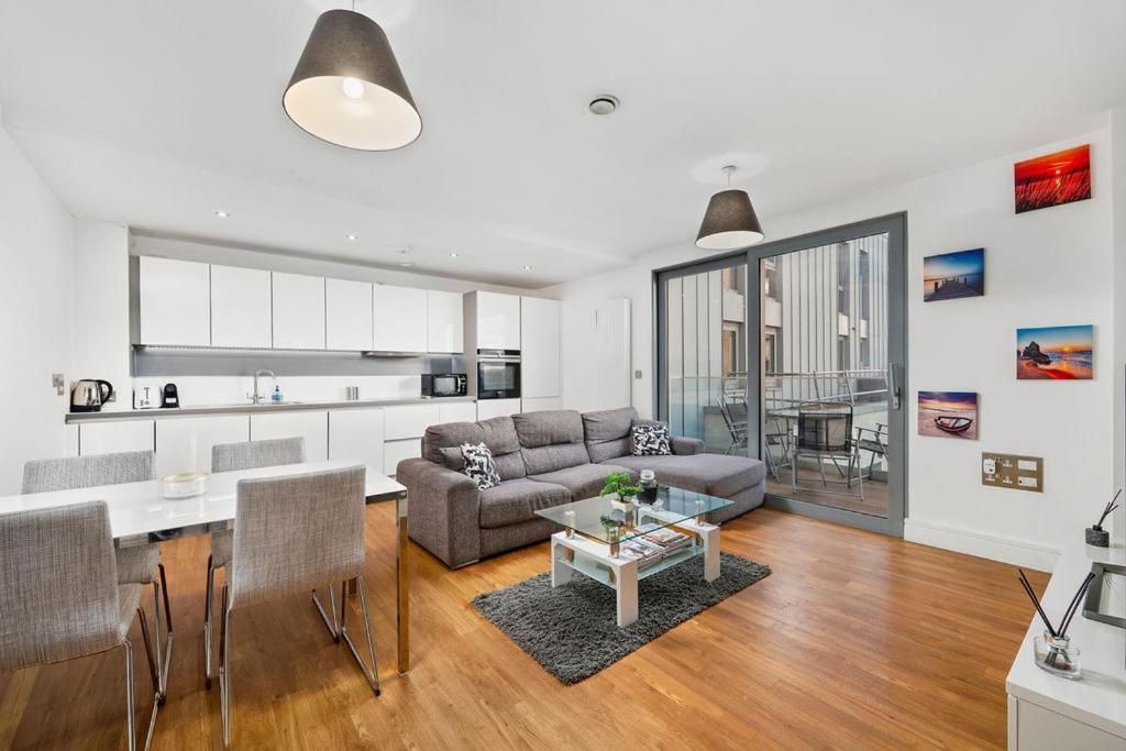 Modern Serviced 3-Bedroom Flat In East 伦敦 外观 照片